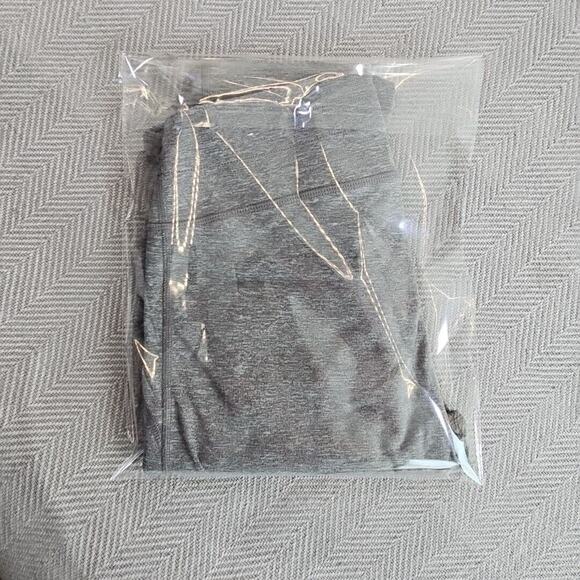 Offline by Aerie Warmup Leggings Women's S Short (W26 L26) Grey Regular Rise EUC - Picture 10 of 10